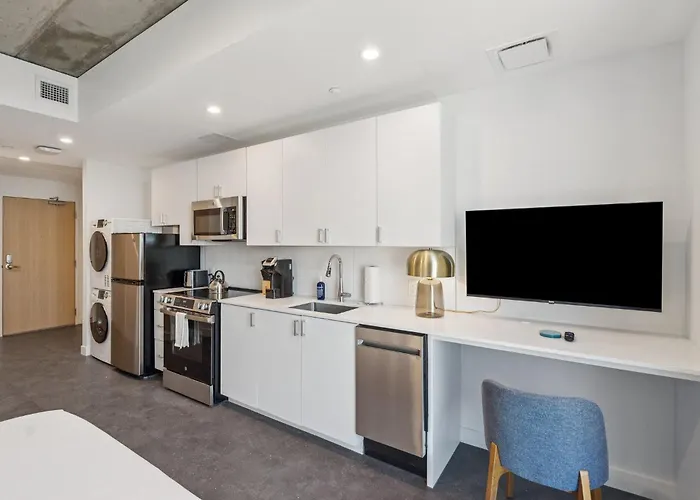 Placemakr Downtown *