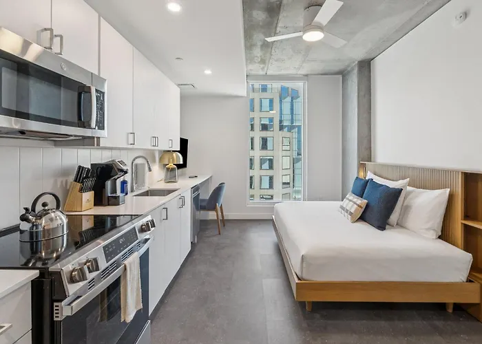 Placemakr Downtown *